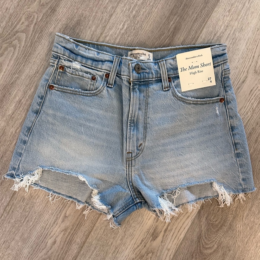 Abercrombie The Mom Short High Rise